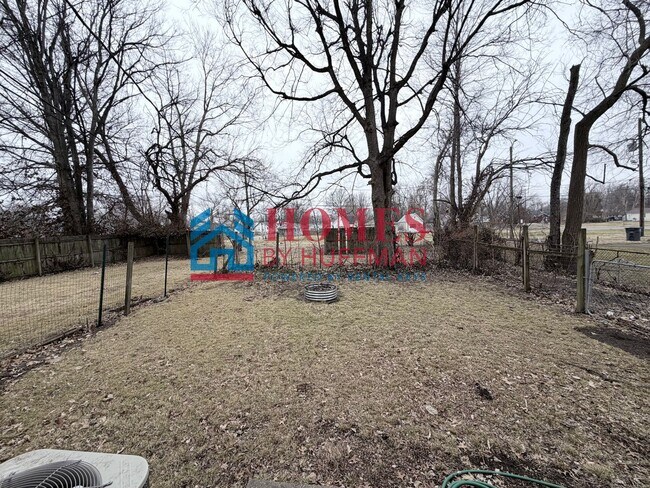 Building Photo - Four Bedroom House