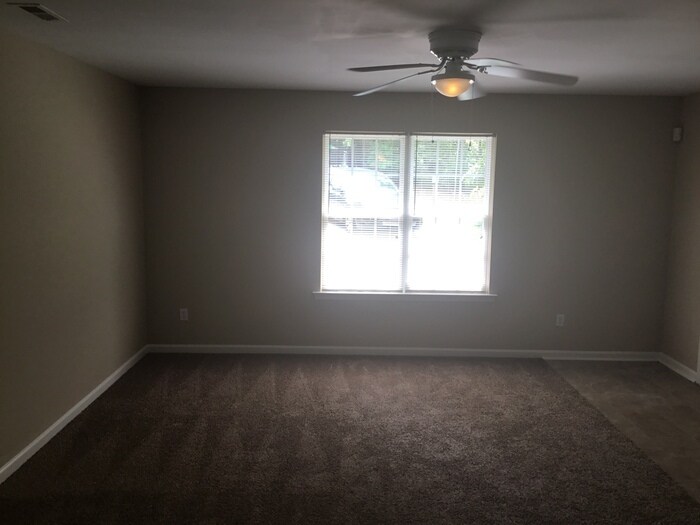 Building Photo - 1606 Allenbrook Dr