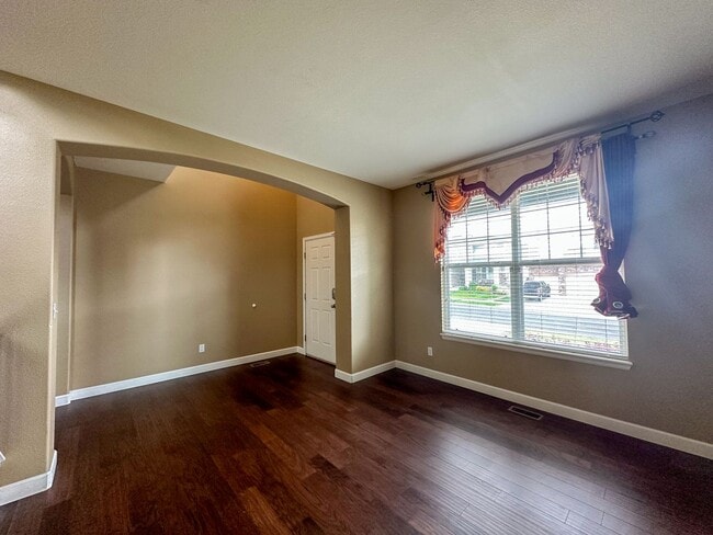 Building Photo - Horseshoe Ridge 4bd 3ba 2,522sq.ft. home FOR RENT!