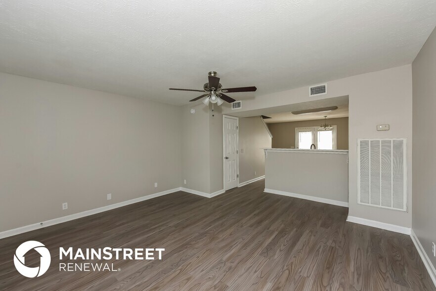 Building Photo - 6001 Cullen Dr
