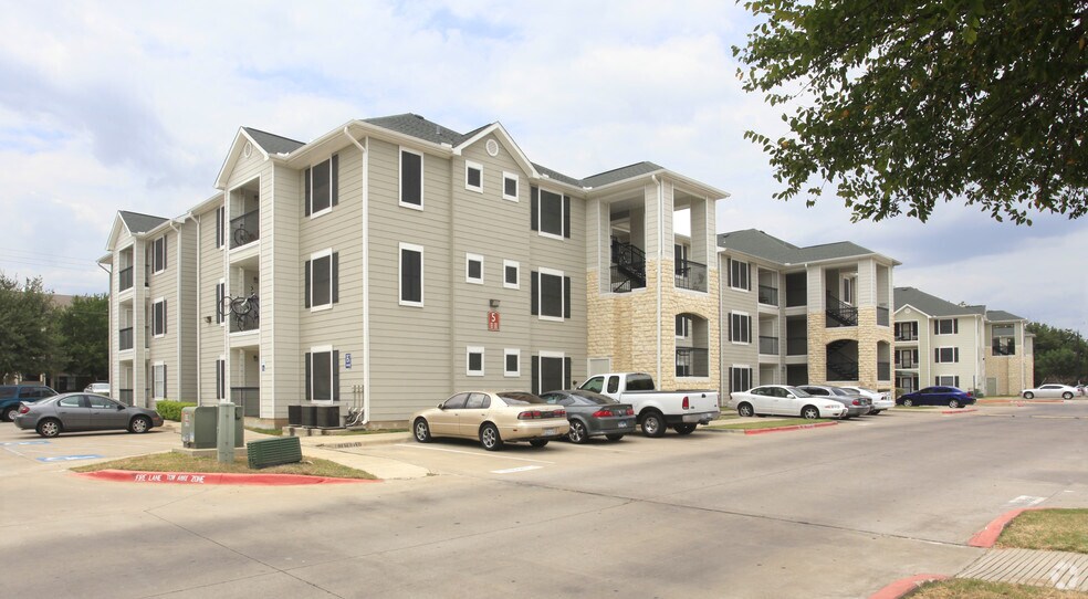 University Village At Austin Tx Apartment Finder