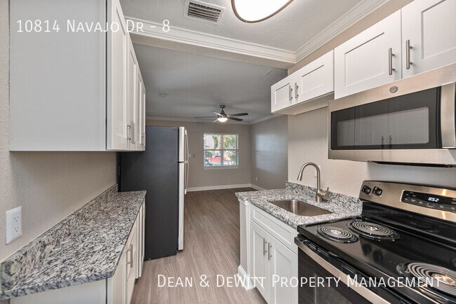 Building Photo - 10814 Navajo Dr