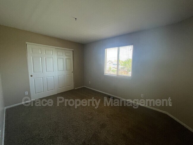 Building Photo - 5337 S Killarney St