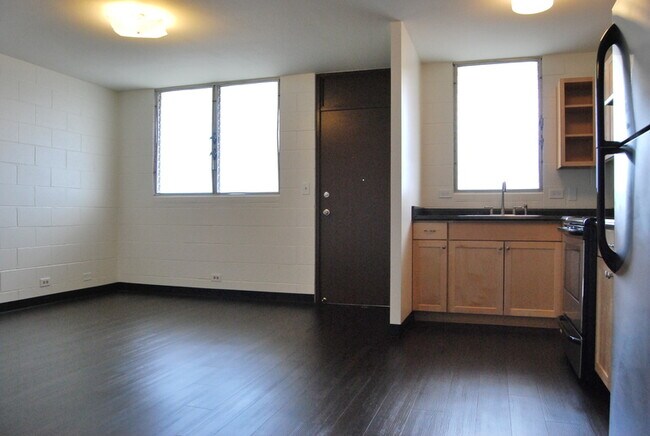 Building Photo - 1707 Nuuanu Ave