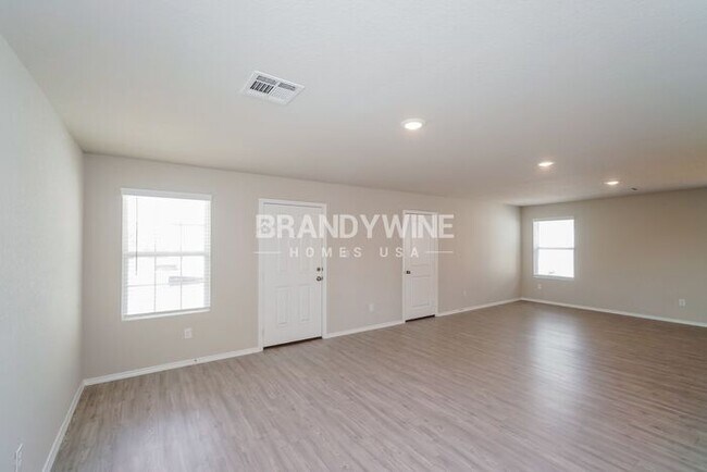 Building Photo - 3 BEDROOM - DURBIN