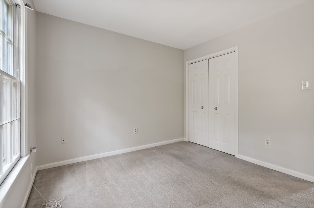 Building Photo - 7385 Hidden Knolls Ct