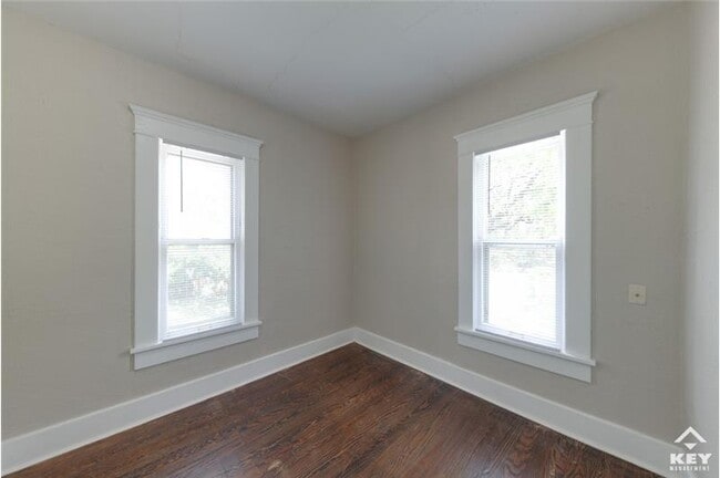 Building Photo - 1258 N Lewellen Ave