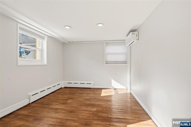 Building Photo - 202 Knox Ave