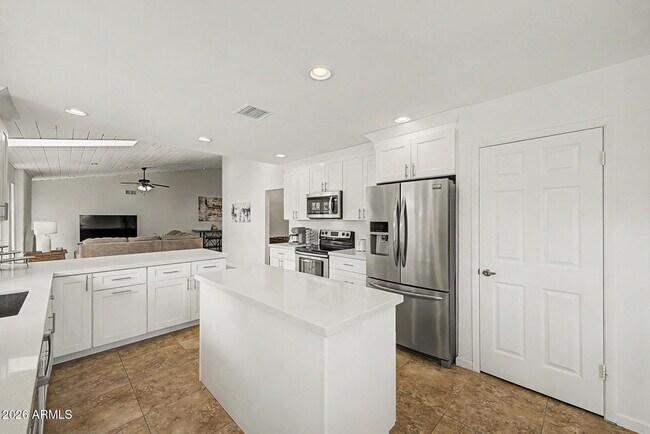 Building Photo - 2445 S Catarina
