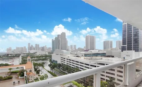 Building Photo - 1717 N Bayshore Dr