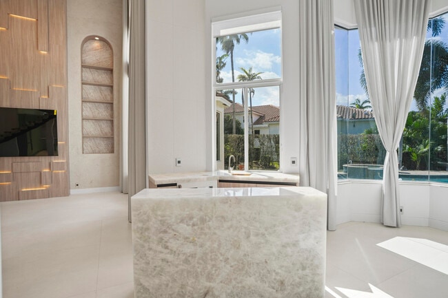 Building Photo - 3201 E Stonebrook Cir