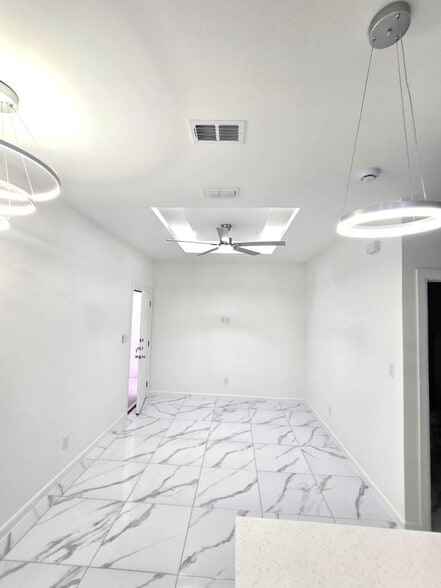 Building Photo - 3201 Magdalena St