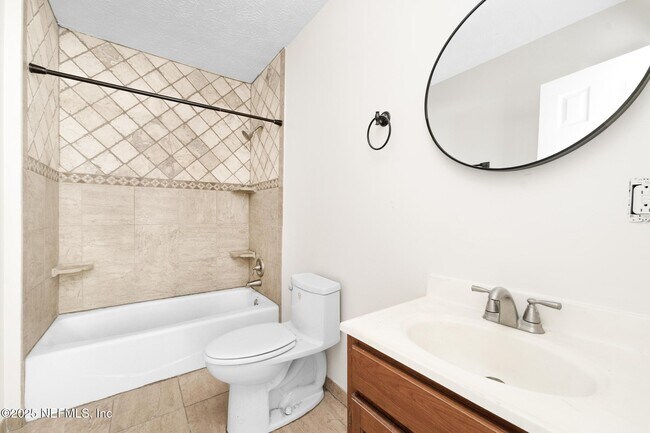 Building Photo - 1035 Odessa Dr E