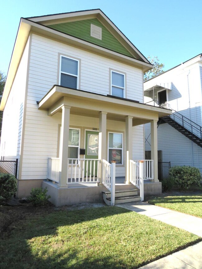 AVAILABLE SEPTEMBER, 2023 503 E 35th St Savannah GA 31401 Apartment