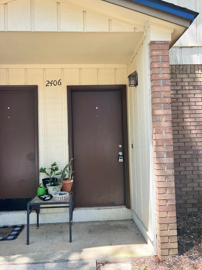 Building Photo - 2406 Ramblewood Ct