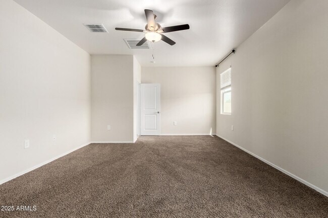 Building Photo - 5267 E Diatomite Dr