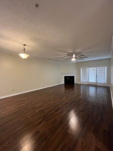 Building Photo - 532 Lionshead Rd