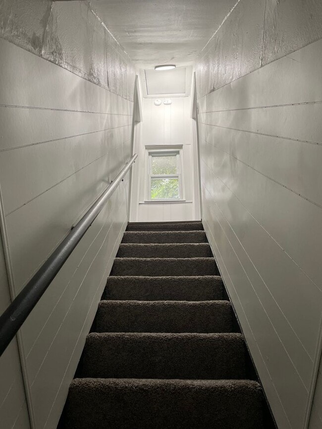 Building Photo - 2800 Berg St