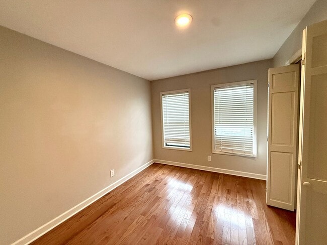 Building Photo - Quaint East Nashville Townhome
