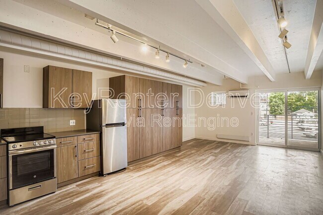 Building Photo - 1495 Vrain St