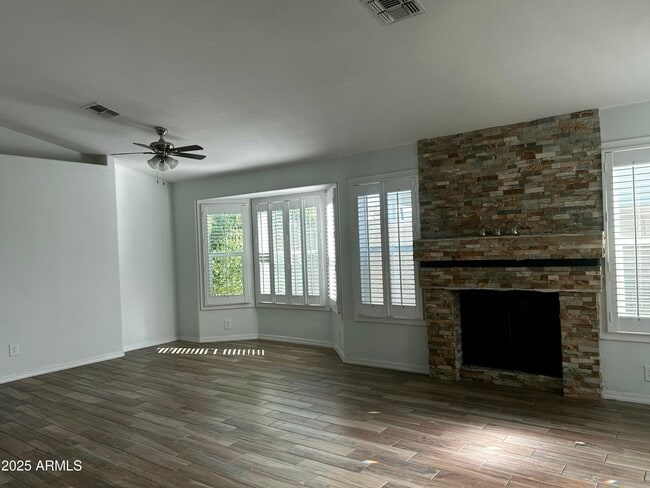 Building Photo - 4020 W Chama Dr