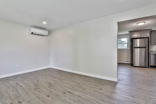 Building Photo - 13 Spalding St