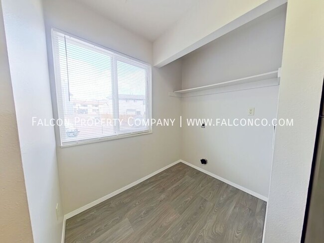 Building Photo - Newly Renovated Westside Apartment! - Avai...