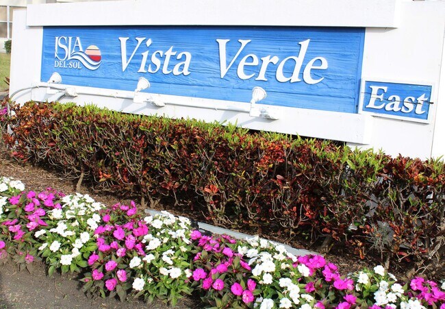 Building Photo - Unfurnished Annual Updated Ground Level 2/2 split plan Condo-Vista Verde East (Isla Del Sol)