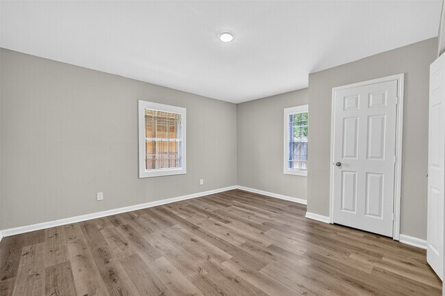 Building Photo - 5243 Wickview Ln
