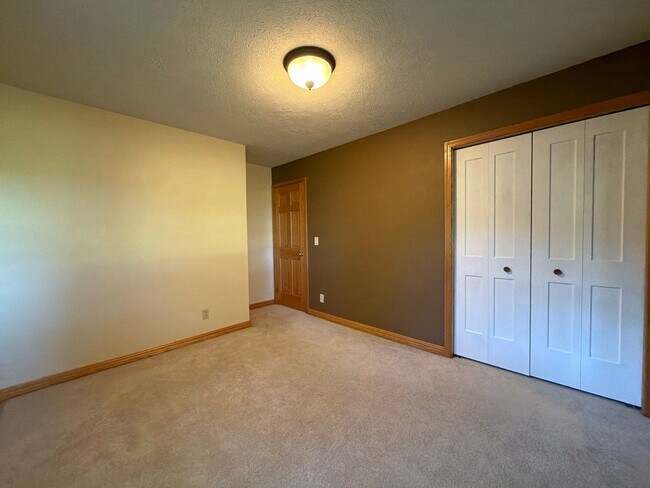 Building Photo - Country Living with Convenient Access 3 Bedroom Brick Ranch Home in Goshen