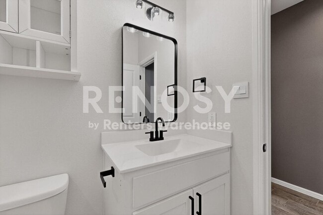 Building Photo - Completely Refreshed Fort Worth Home **** One month Rent Concession*****