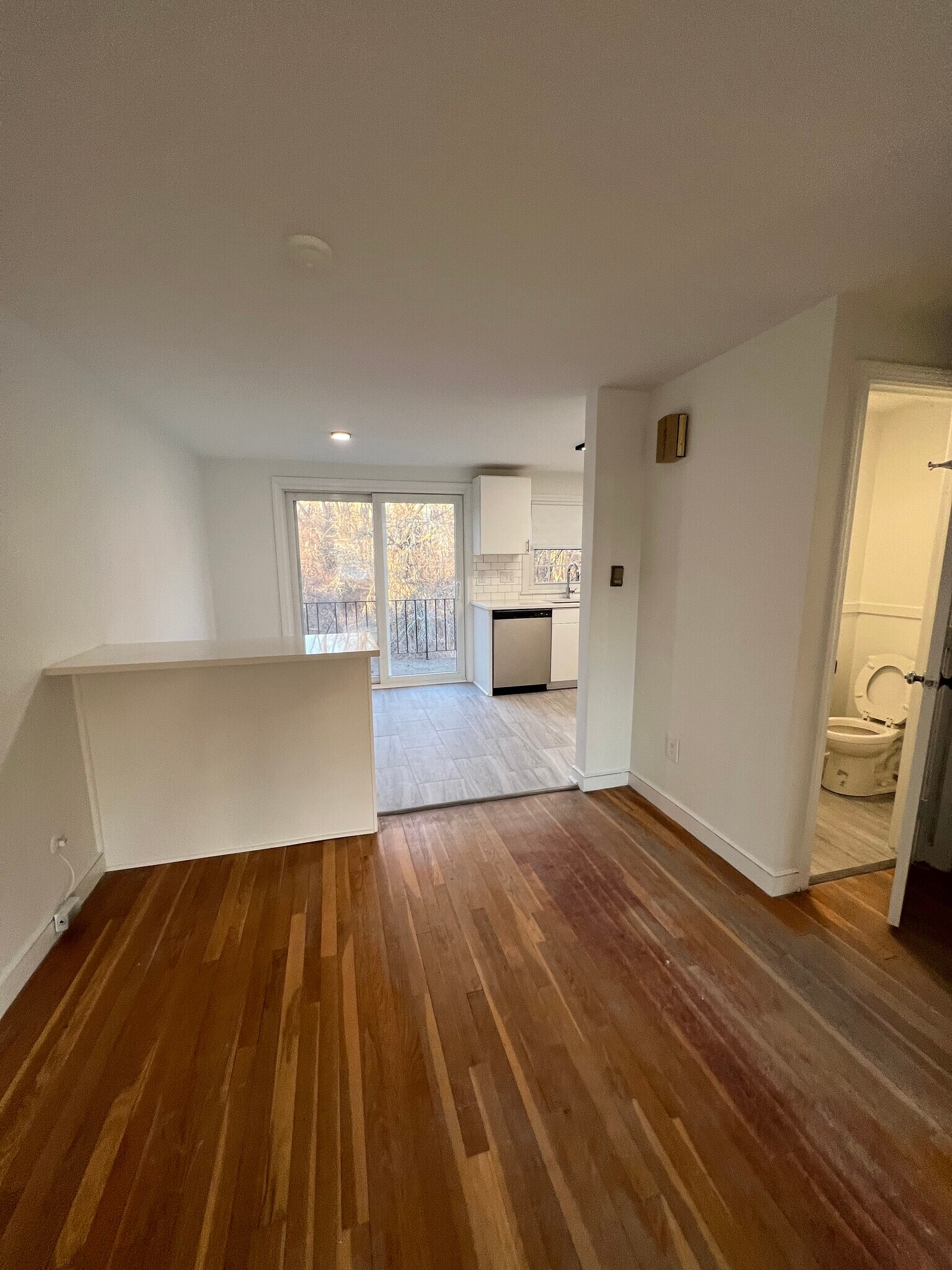 Building Photo - 80 Pond St