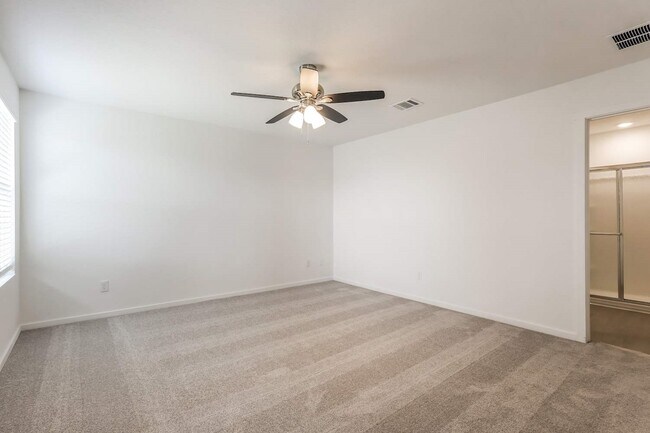 Building Photo - 3724 Axis Hl St