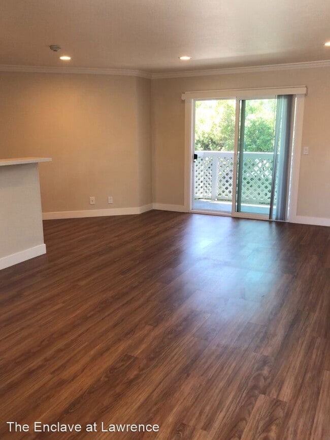 Building Photo - 1981 St Lawrence Dr