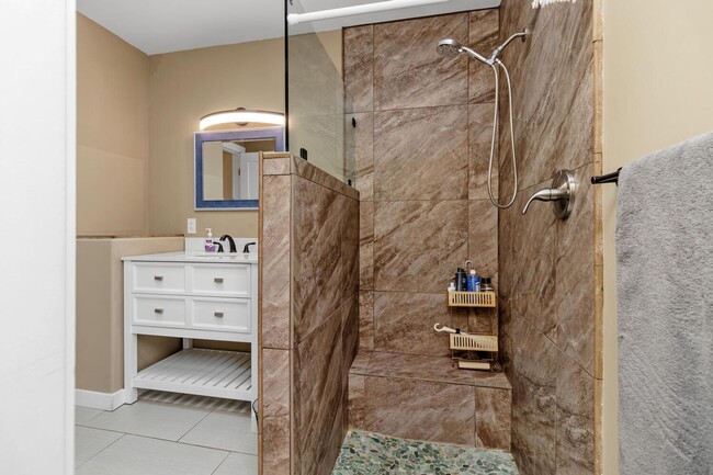 Building Photo - Charming Coastal Studio in Carlsbad - Furn...