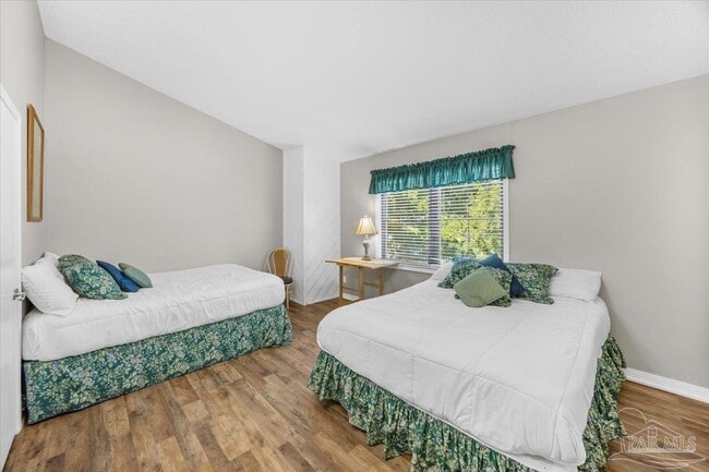 Building Photo - 3345 E Lloyd St