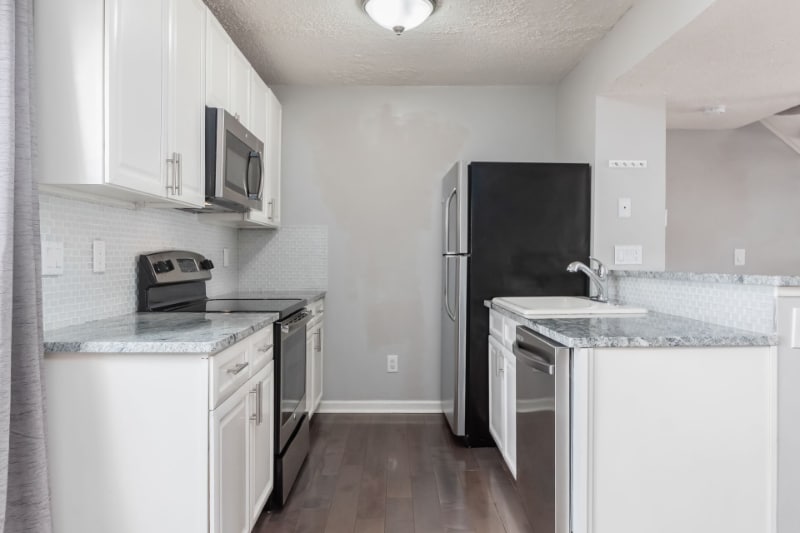 Building Photo - 5041 Stoneybrook Blvd