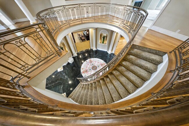 Building Photo - 90 Broadacres Rd