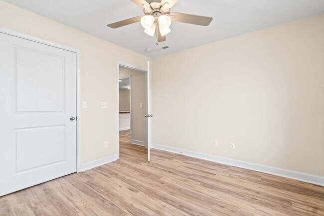 Building Photo - Comfort & Convenience in Guthrie, KY