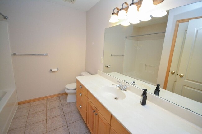 Building Photo - Beautiful walk-out ranch home at the end of a cul-de-sac!