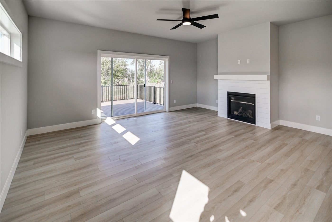 Building Photo - 2949 Blue Grass Dr