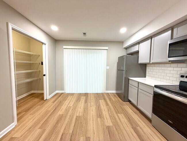 Building Photo - 511 Glenstone Springs Dr