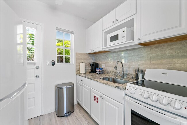 Building Photo - 3015 Seville St