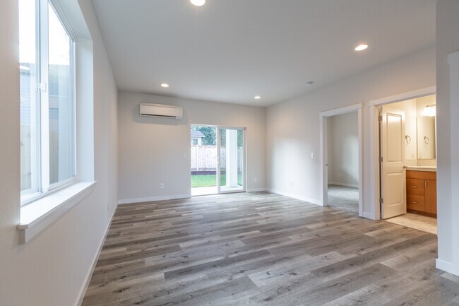 Living Room - 16011 NE 30th St