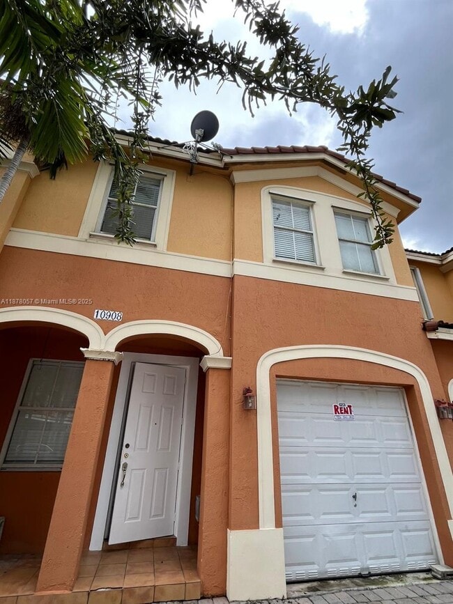 Building Photo - 10908 SW 240 Ln