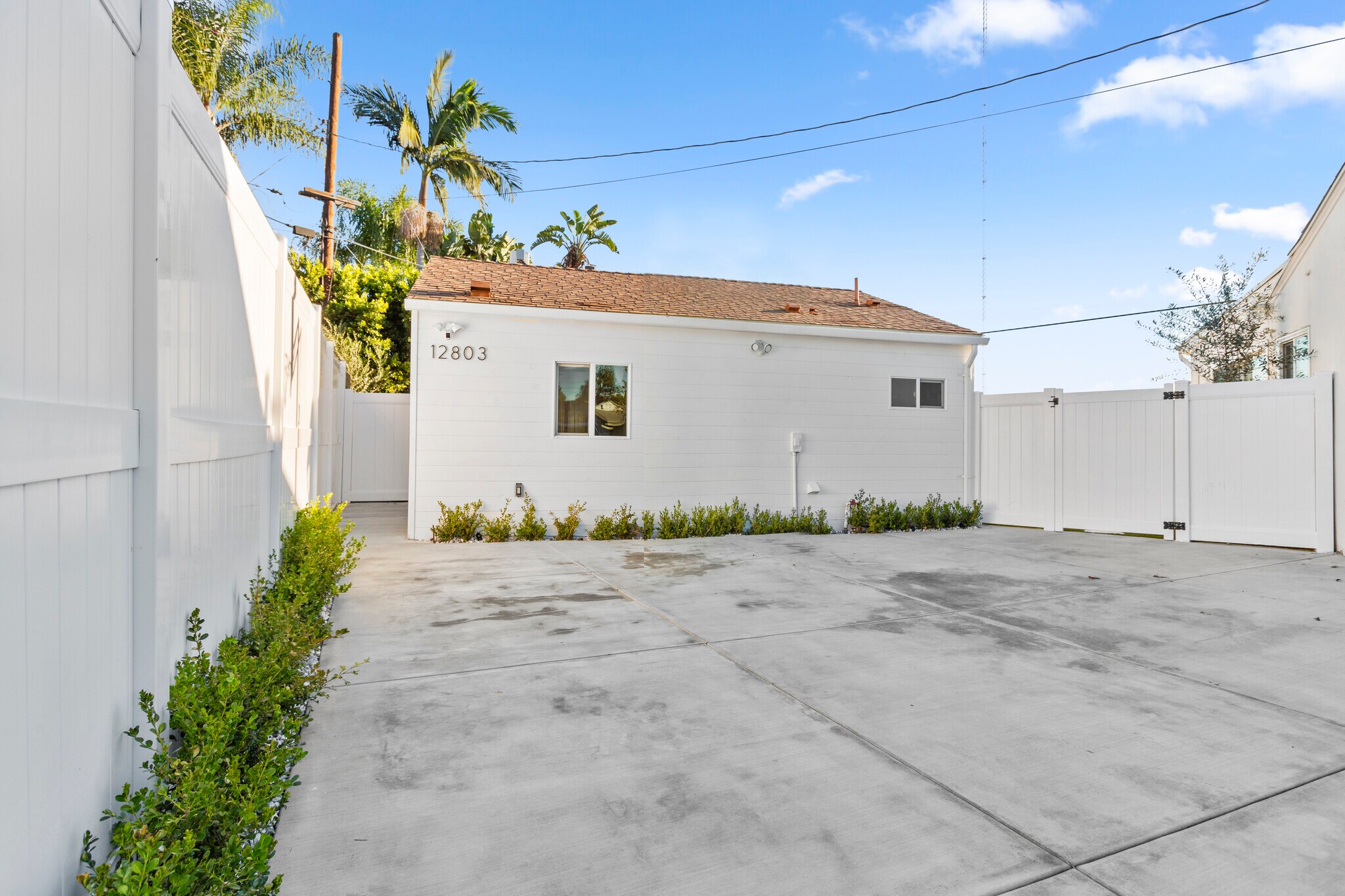 Building Photo - 12801 Waddell St