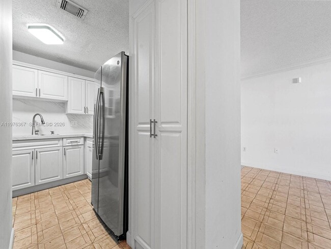 Building Photo - 7121 SW 102nd Ct