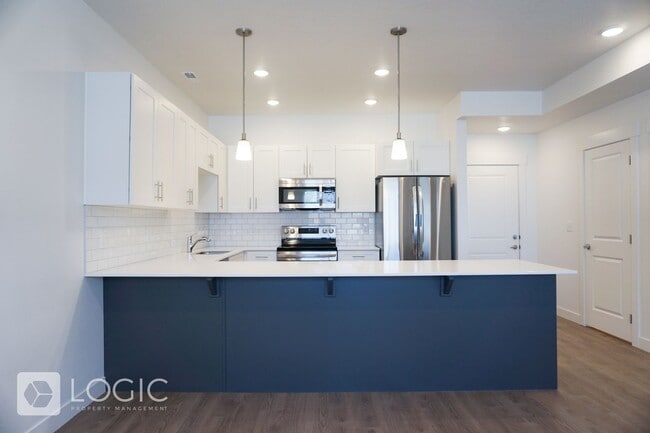 Building Photo - Brand New Townhome in Great Location!