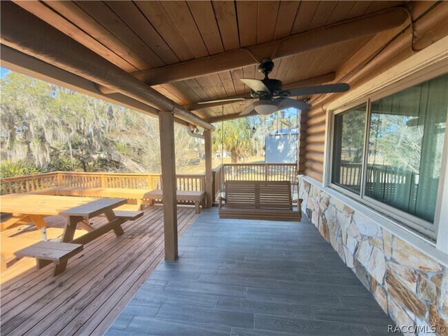 Building Photo - 6128 N Bayfront Dr