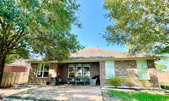 Building Photo - 22626 Fanwick Dr